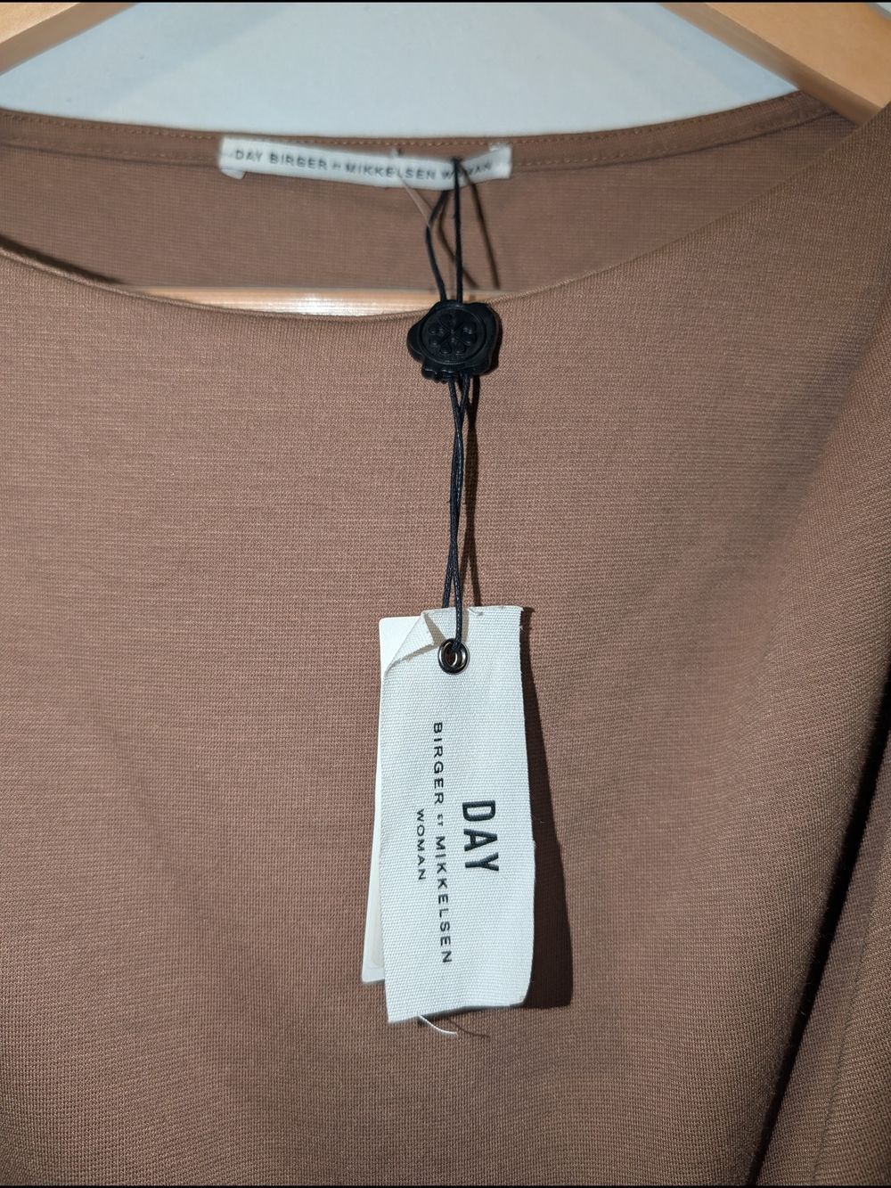 Day Birger et Mikkelsen Twist Front Long Sleeve Sheath Dress Taupe Brown Small - Picture 3 of 6